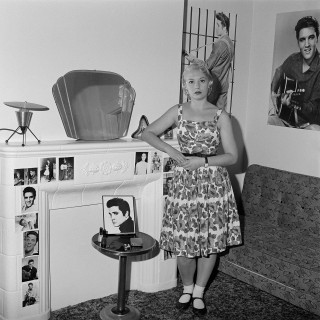 Suzie Elvis fan at home Melbourne 1989